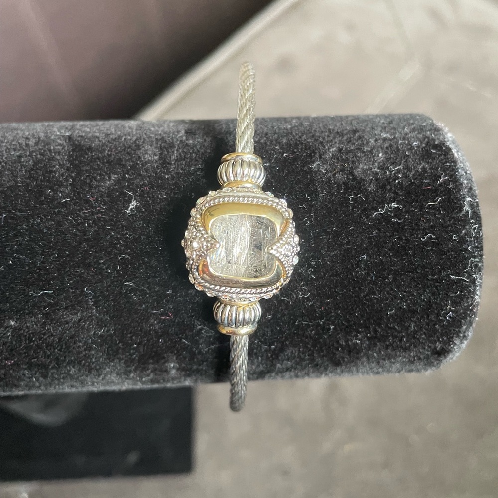 Large crystal silver tone bracelet with magnetic closure